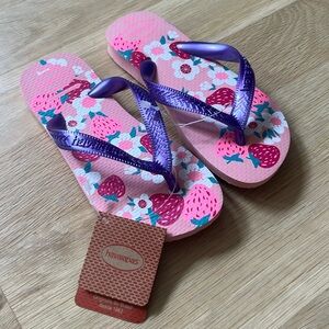 Havaianas NWT girls 2Y flip flops